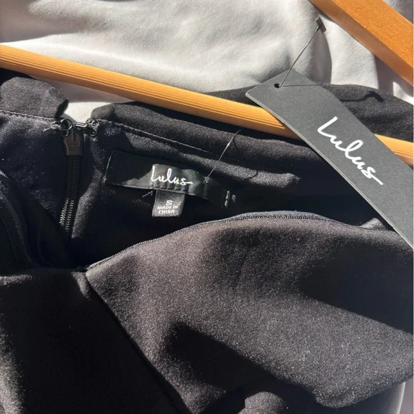 Lulus Hello Romance Black Off-the-Shoulder Bodycon Midi Dress NWT Size Small - Picture 7 of 7